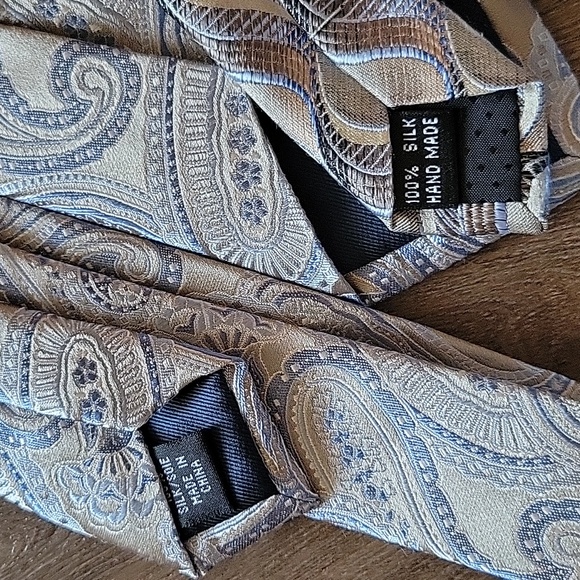 Bundle 2 Silk Ties Light Blue and Metaluc Colors Like New - Picture 5 of 5